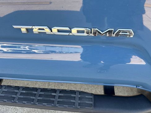 Used 2019 Toyota Tacoma SR5 RWD image 16