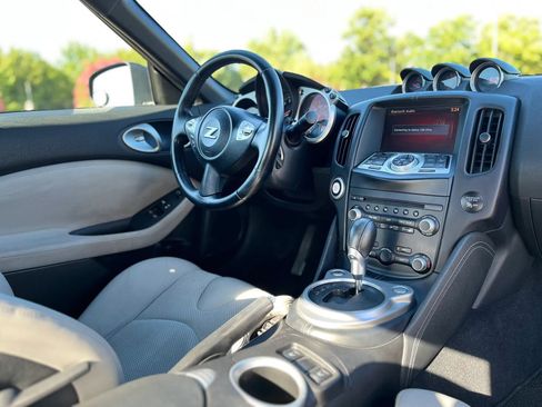 Used 2010 Nissan 370Z Touring w/ Sport Pkg RWD image 12