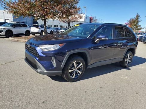 Used 2020 Toyota RAV4 XLE image 10