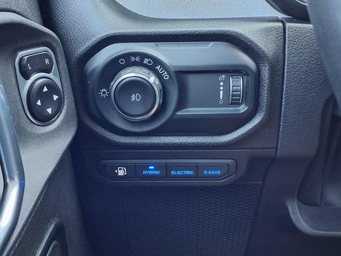 Used 2024 Jeep Wrangler Unlimited AWD/4WD image 16