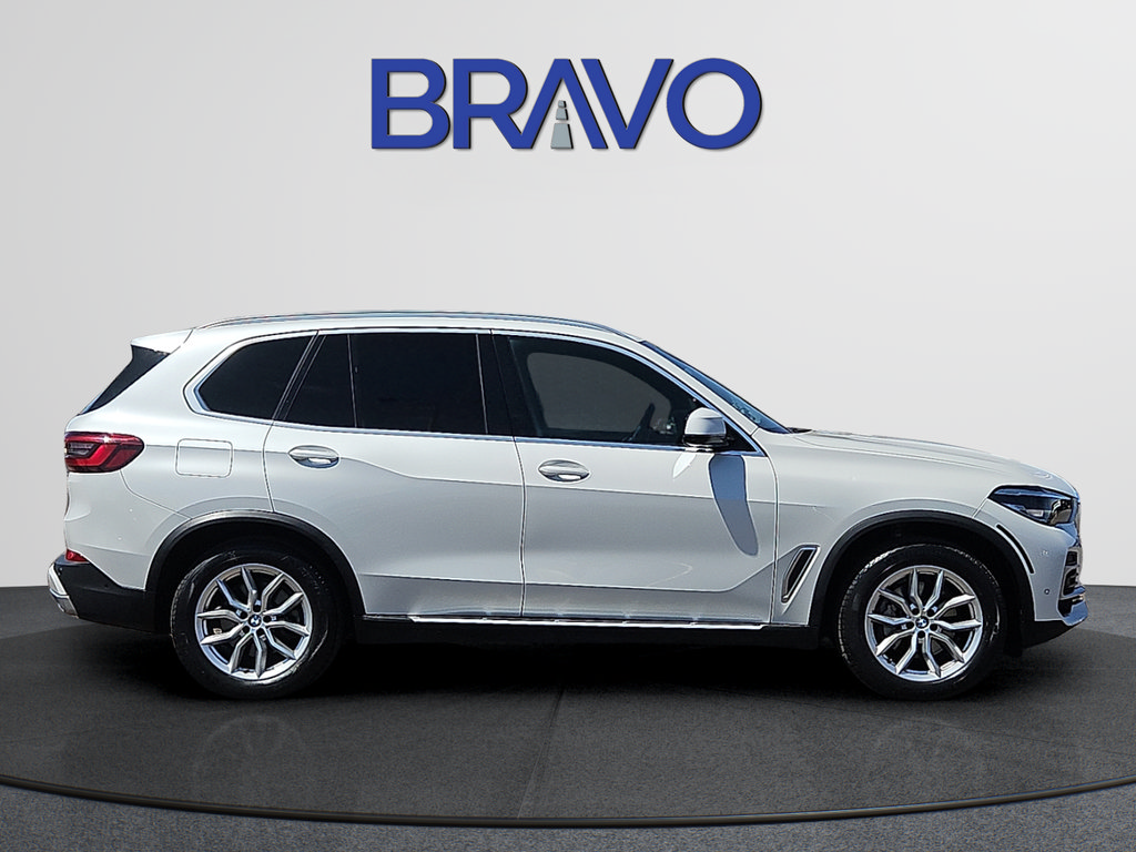 Used 2023 BMW X5 xDrive40i w/ Premium Package AWD/4WD image 5