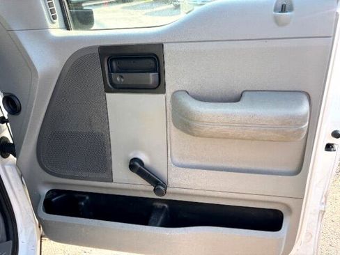 Used 2005 Ford F150 STX image 28