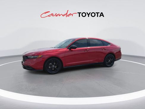 Used 2025 Honda Accord SE image 4