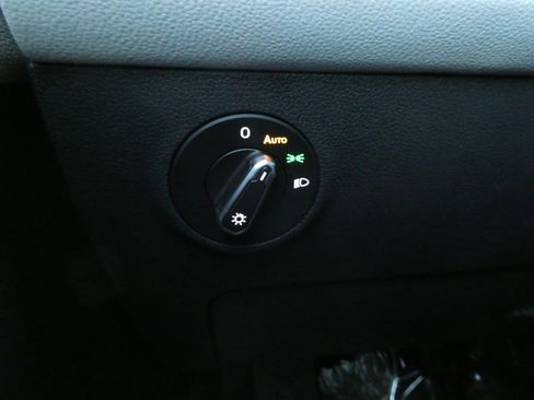 New 2026 Volkswagen Taos SEL image 6