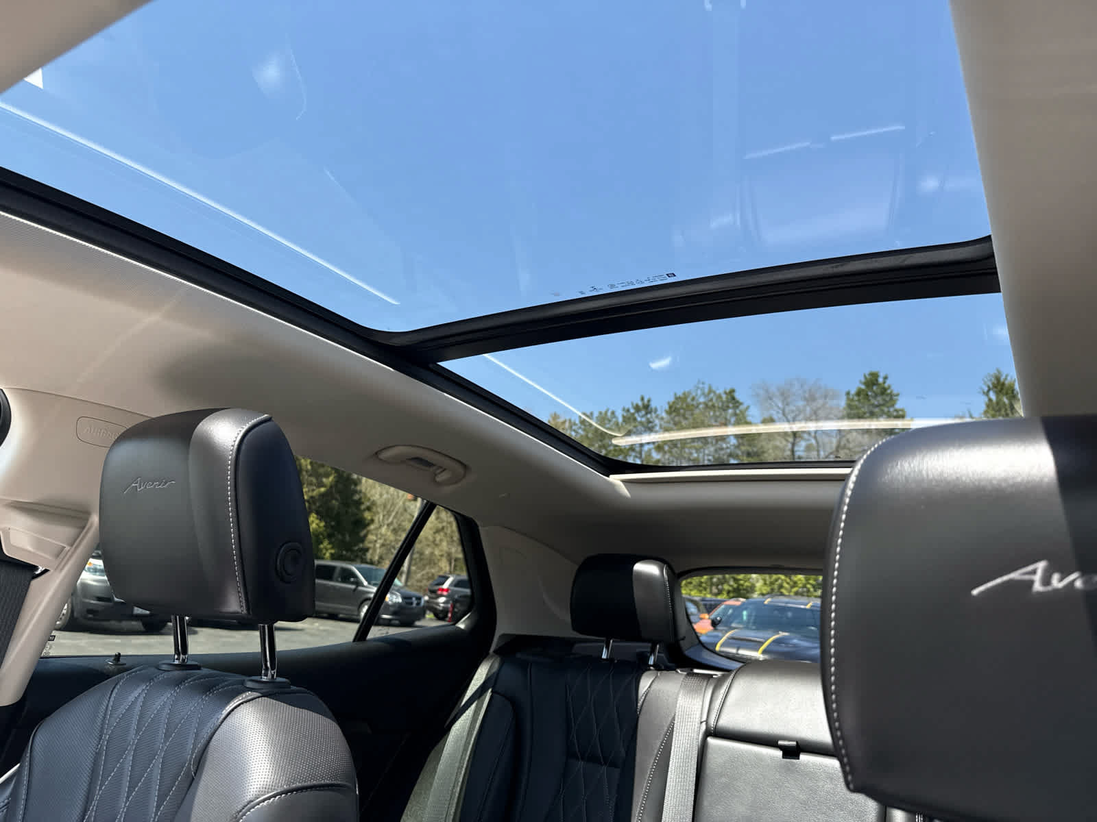Used 2023 Buick Envision Avenir AWD/4WD image 26