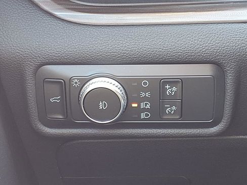 Used 2020 Ford Explorer Limited image 14