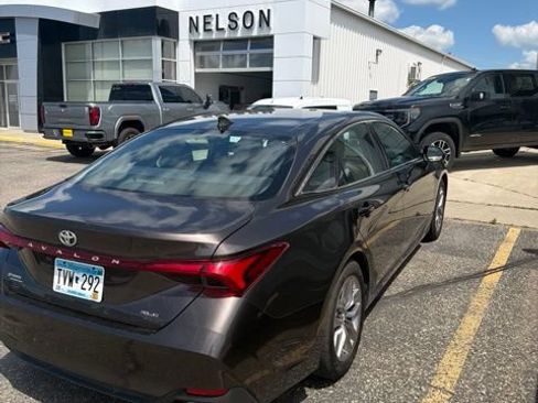 Used 2019 Toyota Avalon XLE FWD image 3