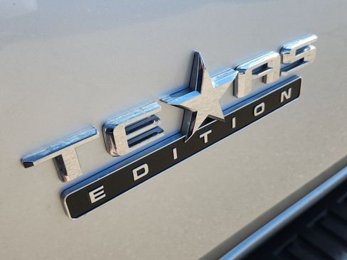 Used 2022 Chevrolet Silverado 3500 LTZ w/ LTZ Texas Edition image 33