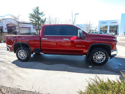 Used 2025 Chevrolet Silverado 2500 LTZ w/ LTZ Premium Package image 8