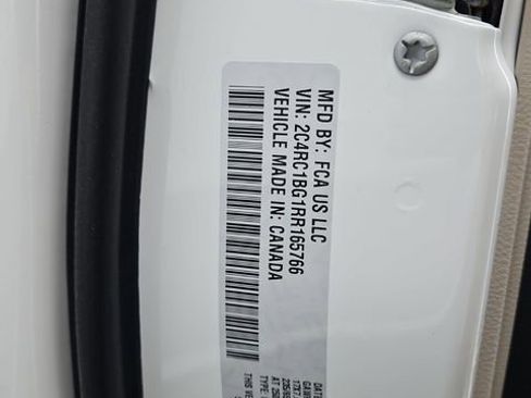 Used 2024 Chrysler Pacifica Touring-L image 12