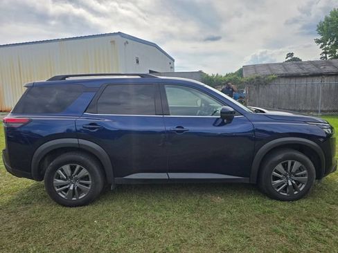 Used 2025 Nissan Pathfinder SV AWD/4WD image 9