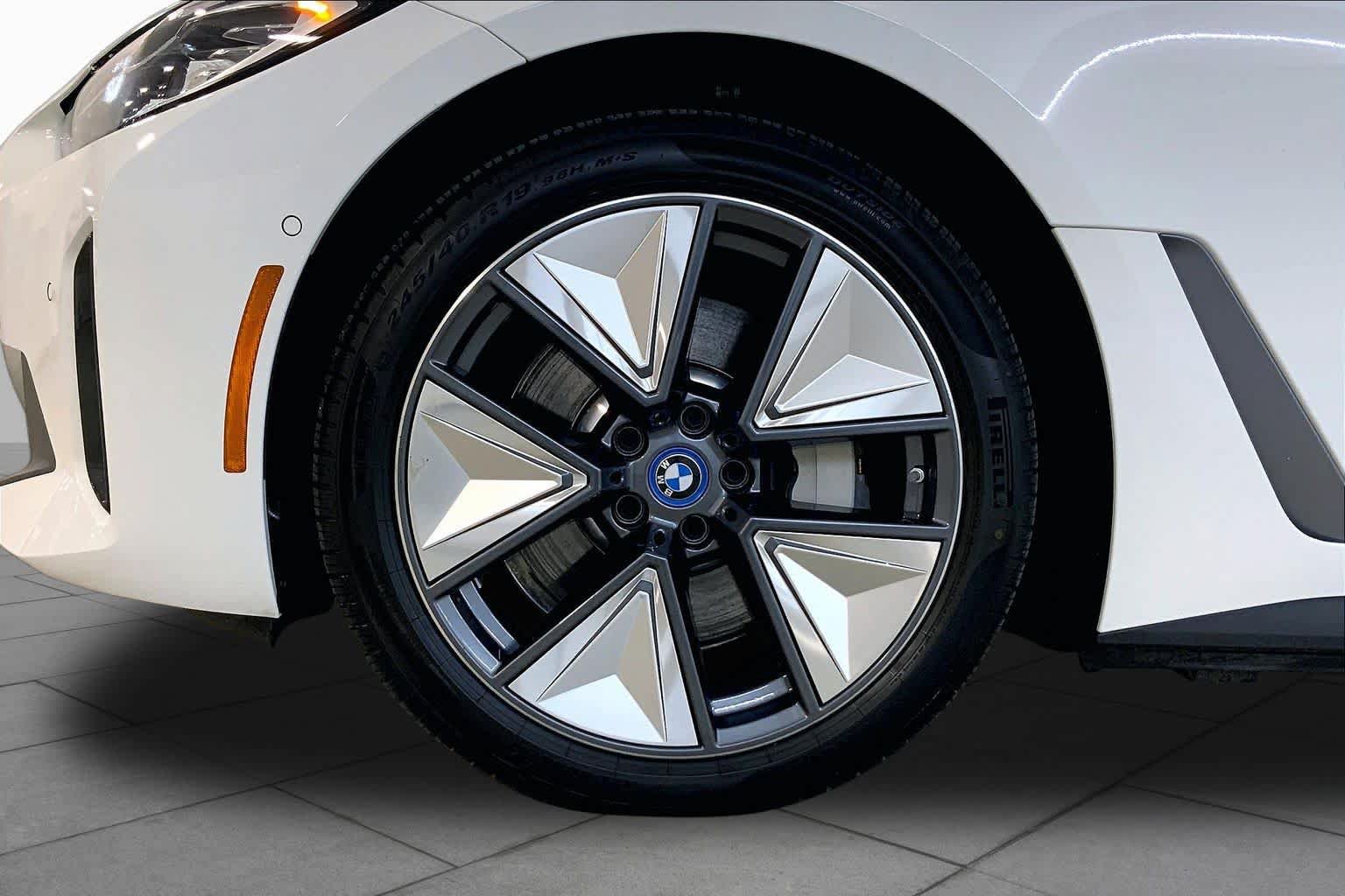 Used 2024 BMW i4 xDrive40i w/ Premium Package AWD/4WD image 10