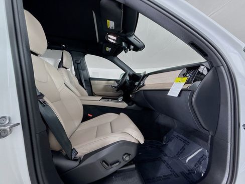 New 2026 Volvo XC90 T8 Ultra w/ Protection Package image 31
