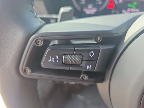 Used 2025 Porsche 911 Carrera GTS image 32