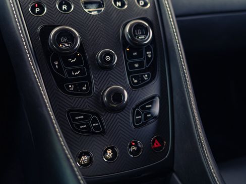 Used 2014 Aston Martin Vanquish Coupe RWD image 12