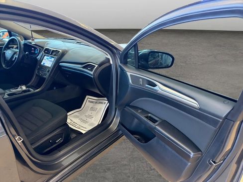 Used 2019 Ford Fusion SE FWD image 52