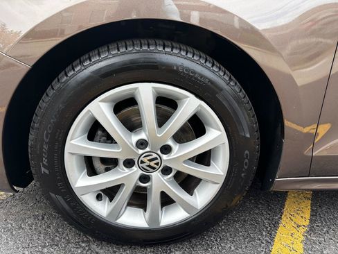 Used 2012 Volkswagen Jetta SE FWD image 11