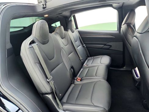 Used 2024 Tesla Model X image 25