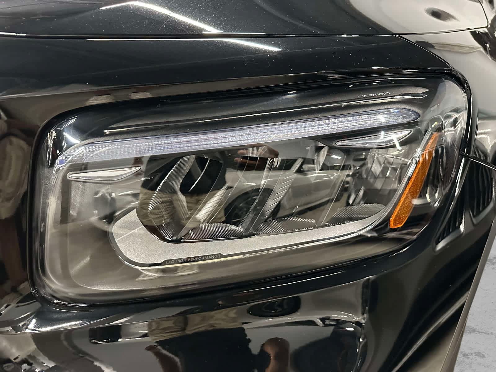Used 2025 Mercedes-Benz GLB 250 4MATIC image 7