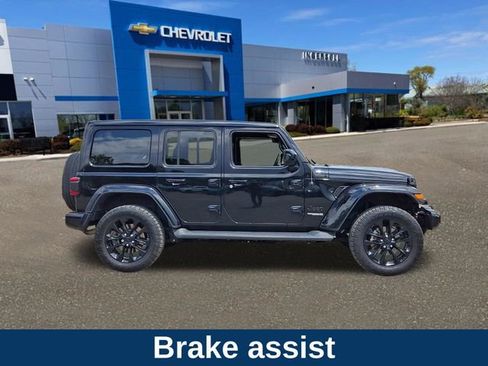 Used 2021 Jeep Wrangler Unlimited Sahara AWD/4WD image 26