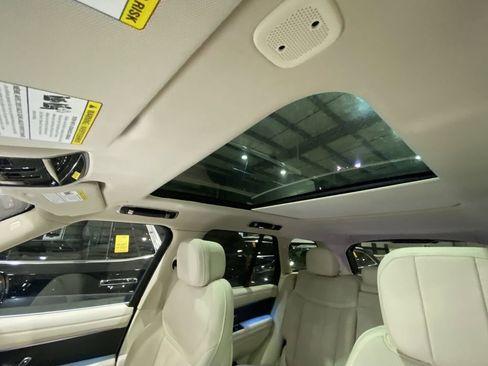Used 2023 Land Rover Range Rover SE AWD/4WD image 13