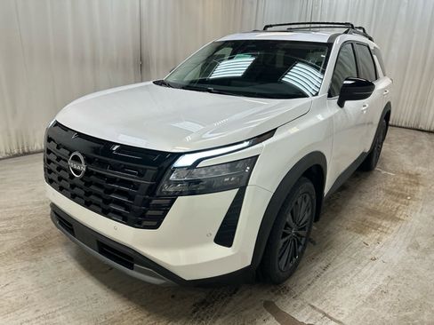 New 2026 Nissan Pathfinder SL image 10