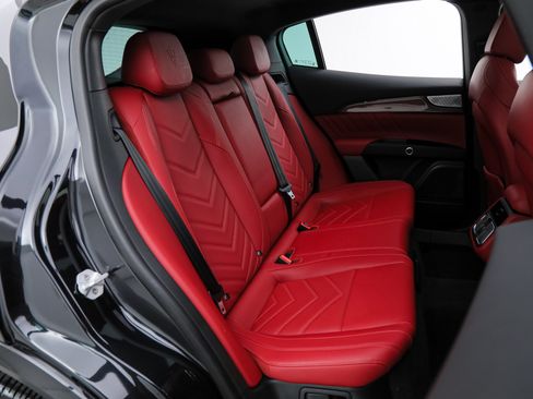 Certified 2023 Maserati Grecale Modena AWD/4WD image 13