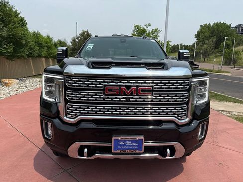 Used 2021 GMC Sierra 2500 Denali w/ Denali Black Diamond Edition AWD/4WD image 2