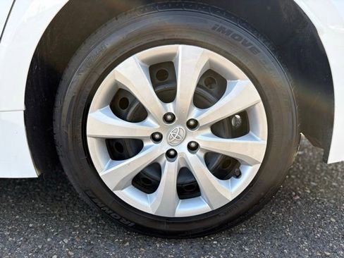 Used 2022 Toyota Corolla LE FWD image 10