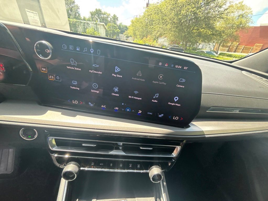 Used 2026 Chevrolet Traverse LT AWD/4WD image 14