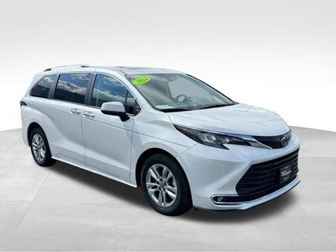 Certified 2024 Toyota Sienna XLE w/ XLE Plus Package AWD/4WD image 10