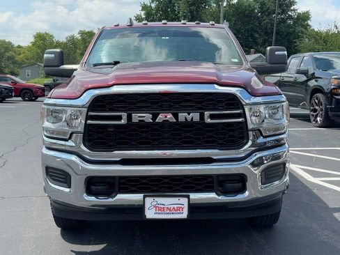 Used 2024 RAM 3500 Tradesman w/ Chrome Appearance Group AWD/4WD image 9