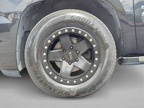 Used 2011 GMC Yukon XL Denali AWD/4WD image 26