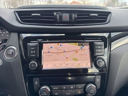 Used 2022 Nissan Rogue Sport SL image 16