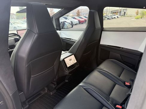 Used 2024 Tesla Cybertruck AWD Crew Cab image 15