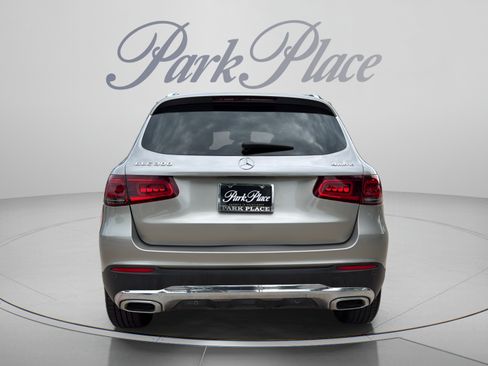 Used 2022 Mercedes-Benz GLC 300 4MATIC image 4