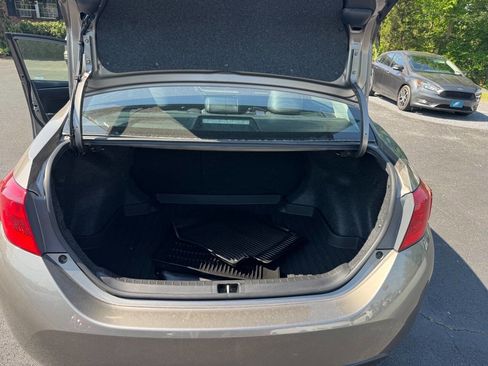 Used 2019 Toyota Corolla XLE FWD image 22