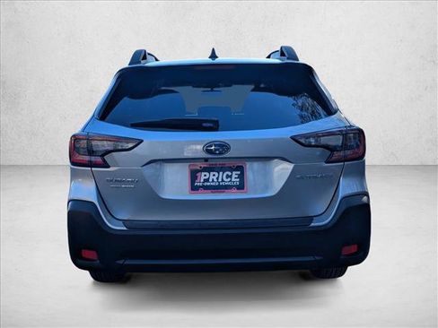 Used 2025 Subaru Outback Premium image 6