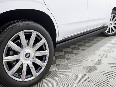 Used 2024 Cadillac Escalade Premium Luxury Platinum w/ Heavy-Duty Trailer Package image 12