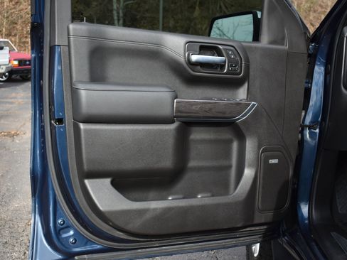 Used 2021 Chevrolet Silverado 1500 LTZ w/ LTZ Premium Package image 11