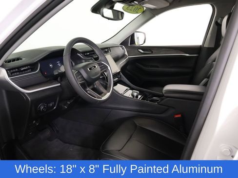 Used 2023 Jeep Grand Cherokee Limited image 14