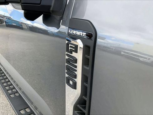 Used 2025 Ford F250 Lariat w/ Tremor Off-Road Package image 30
