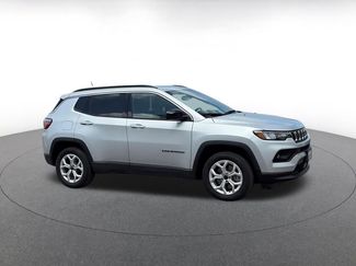 Used 2025 Jeep Compass Latitude video 2