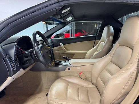 Used 2006 Chevrolet Corvette Convertible w/ Preferred Equipment Group RWD image 44