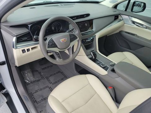 Used 2023 Cadillac XT5 Premium Luxury image 17