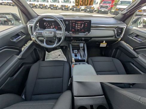 New 2026 GMC Canyon Elevation w/ Convenience Package image 30