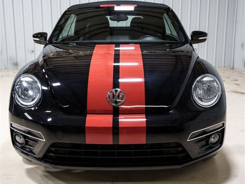 Used 2013 Volkswagen Beetle 2.0T FWD image 29