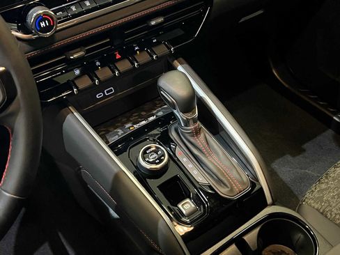 Used 2024 Chevrolet Colorado Z71 w/ Z71 Convenience Package 2 image 22