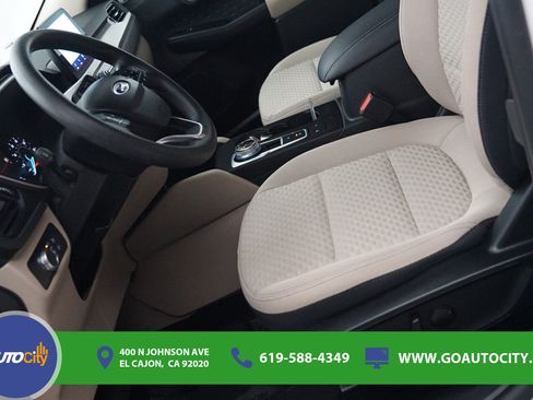 Used 2020 Ford Escape SE FWD image 9