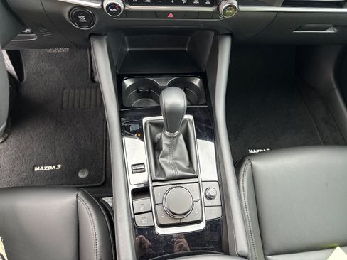 Certified 2025 MAZDA MAZDA3 s Sport image 15